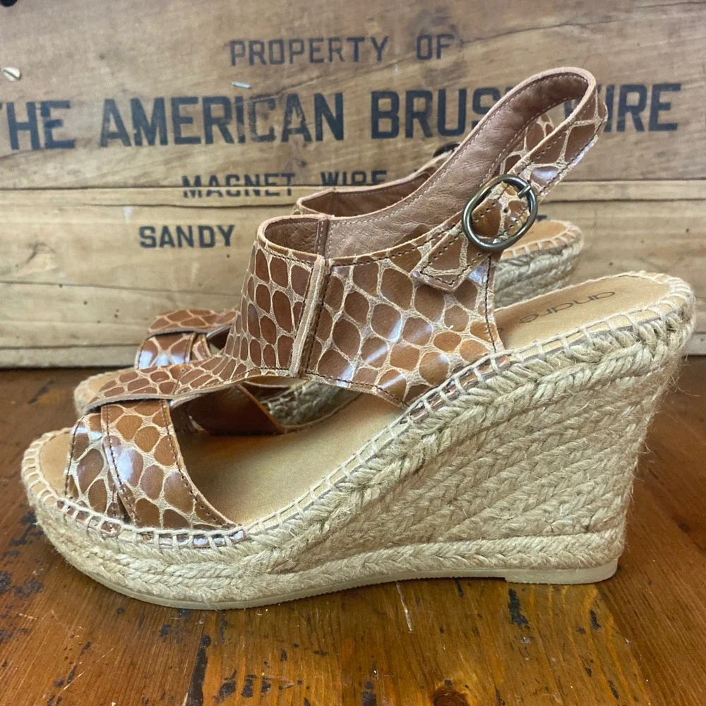 Andre Assous Women's 9 Tan Brown‎ Snake Print Espadrille Wedge Sandals Size 39